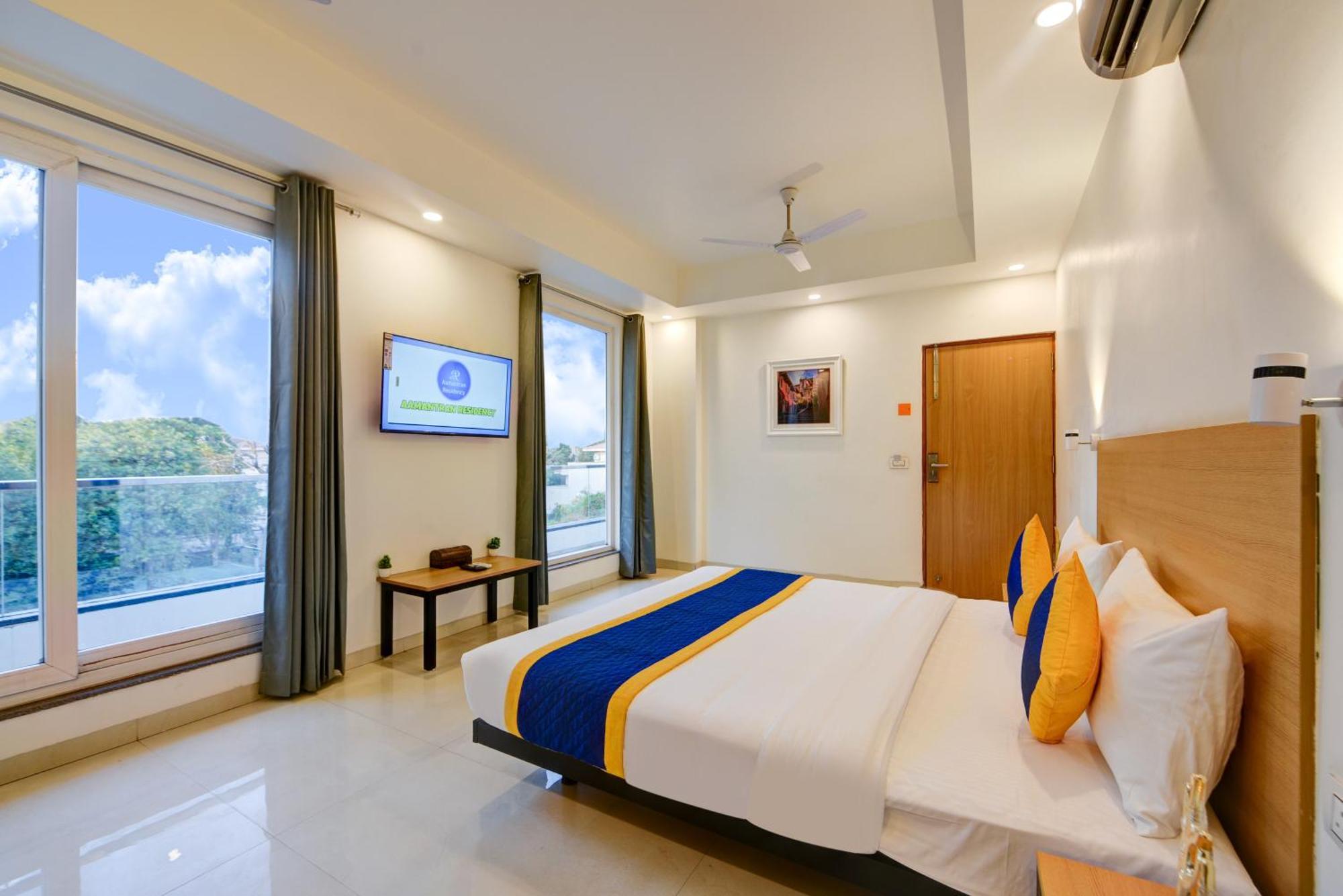 Aamantran Residency Hotel, Sohna Road, Sector 49, Gurugram Гургаон Экстерьер фото